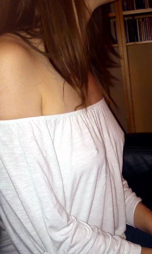 Shortly after midnight, the wife shed her bra, and has said she will go braless for the whole of 2022! This will be fun!