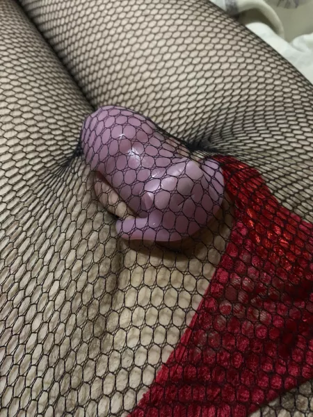 Should I leave it on when I go and meets some friends tonight, Iβm still a secret sissy ππ©