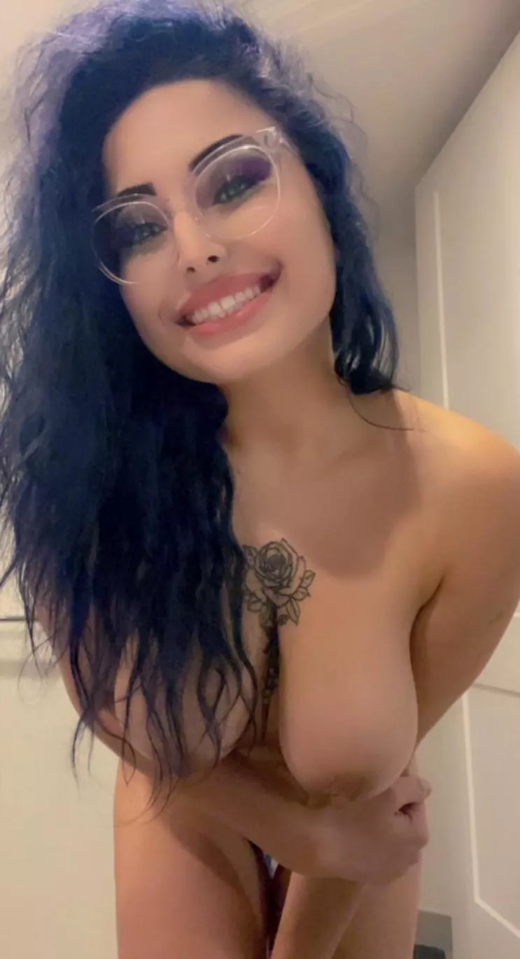 should i post more tits ?