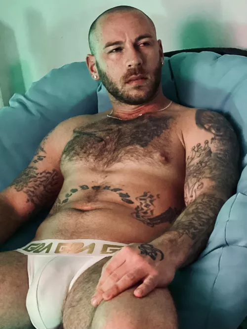 Should I show my 🍑 next time? Links in Bio 😈