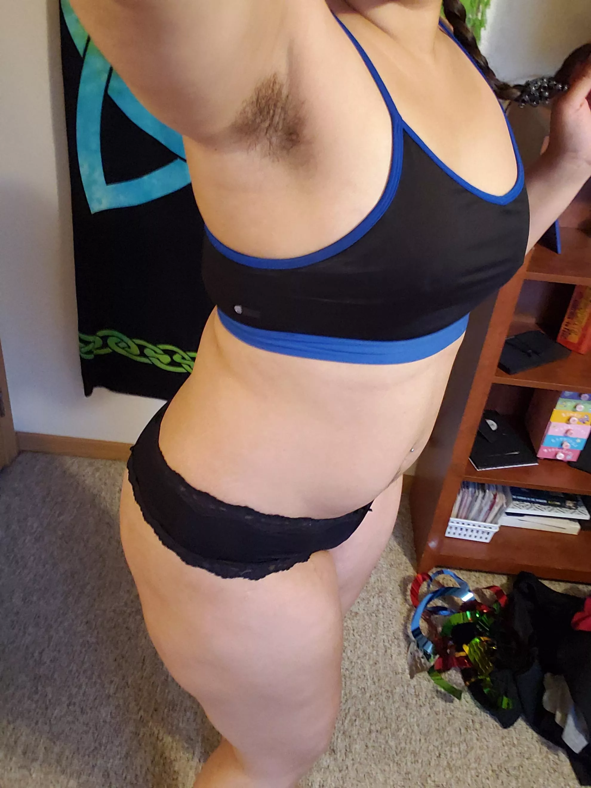 Shout out to the people at the gym who stare at my armpit hair lol Shout out to the people at the gym who stare at my armpit hair lol