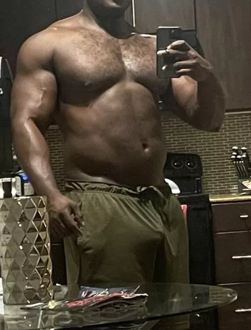 Show some love if I can spot you in the gym like this. No joke, been working out like for the past few weeks. Just gotta hope not to see something I like cuz then it just becomes obscene. (HTX)