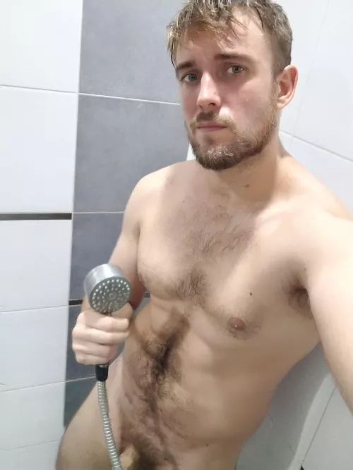 shower boy π