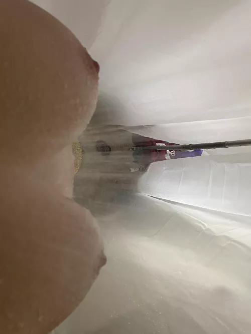 shower tittiess