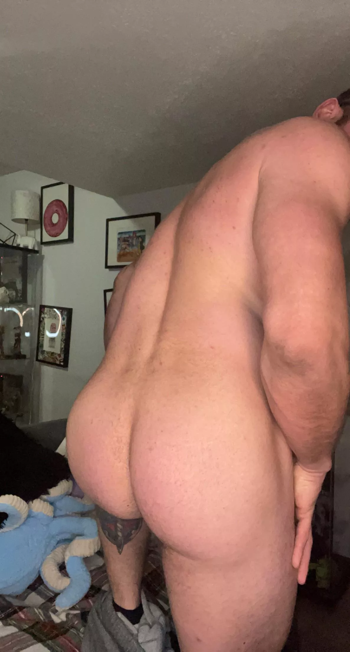 😜 showin off the bum