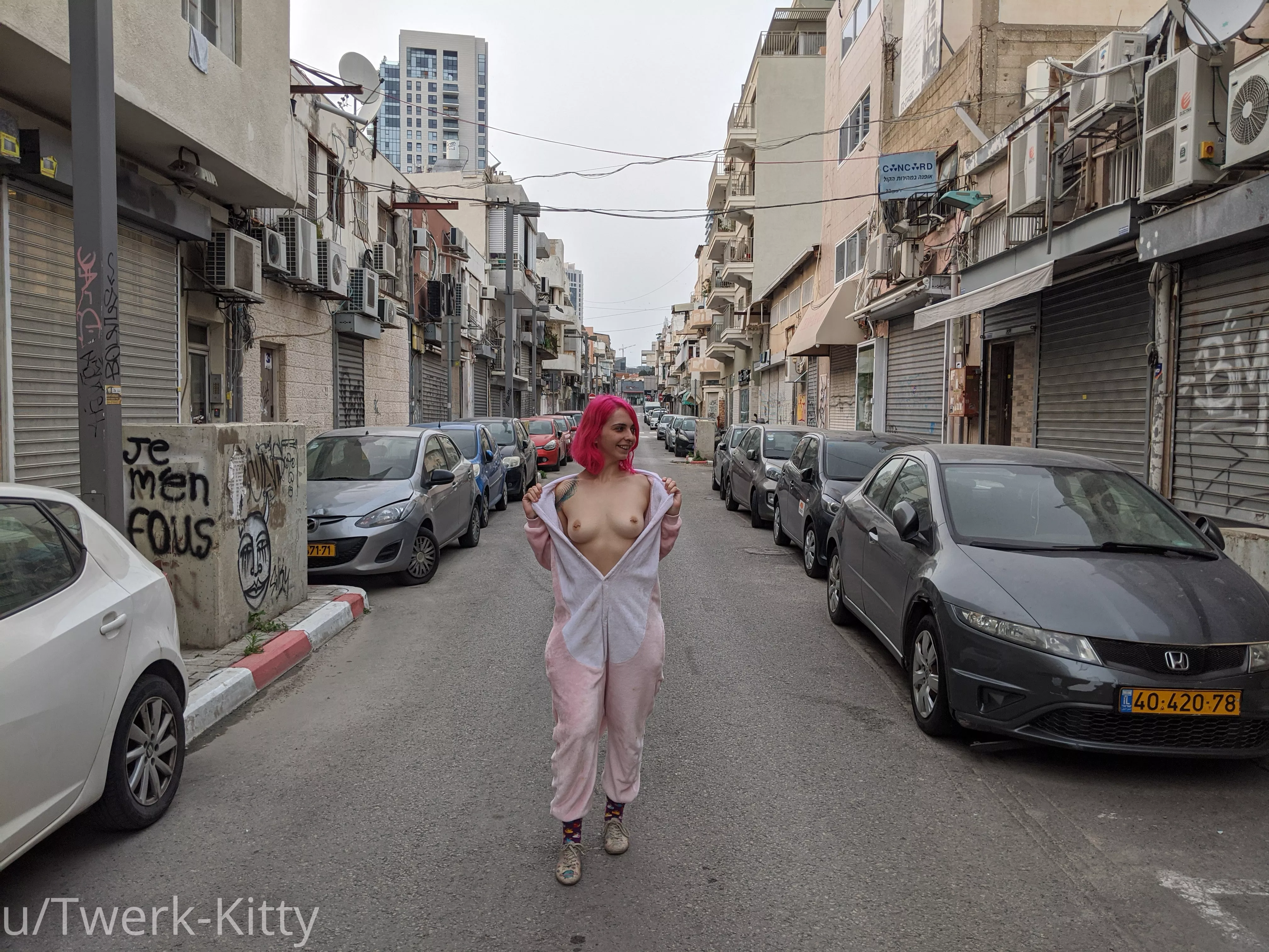 Showing my boobs outside Showing my boobs outside