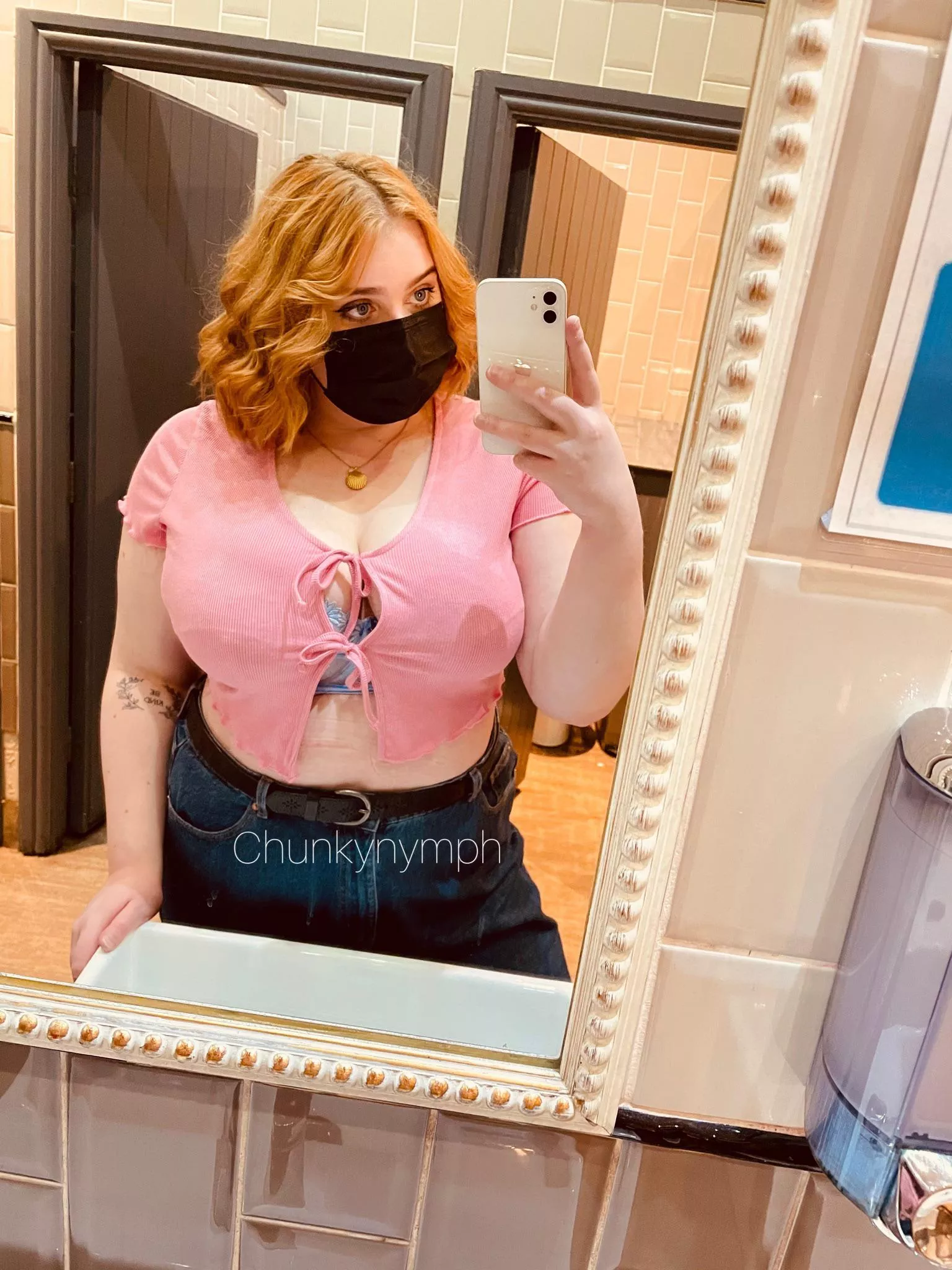 Showing off my cleavage while at the pub, cheers