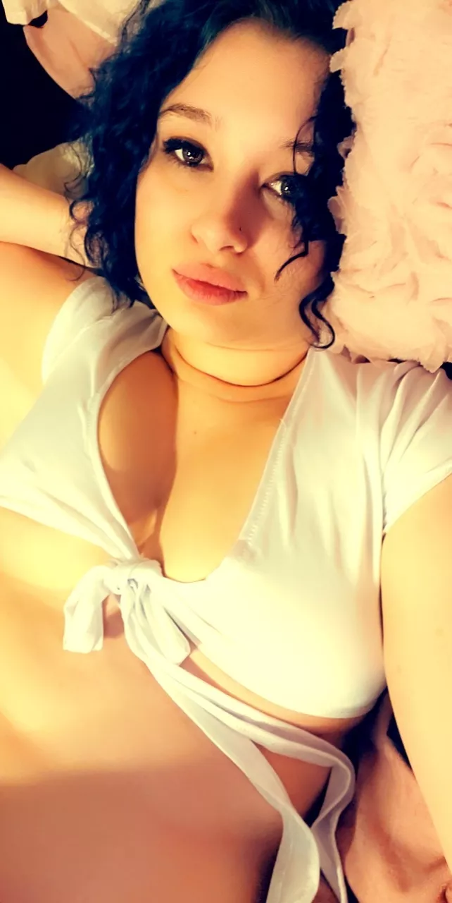 Shy cutie trying to build some confidence and have some fun. Link in the comments Shy cutie trying to build some confidence and have some fun. Link in the comments