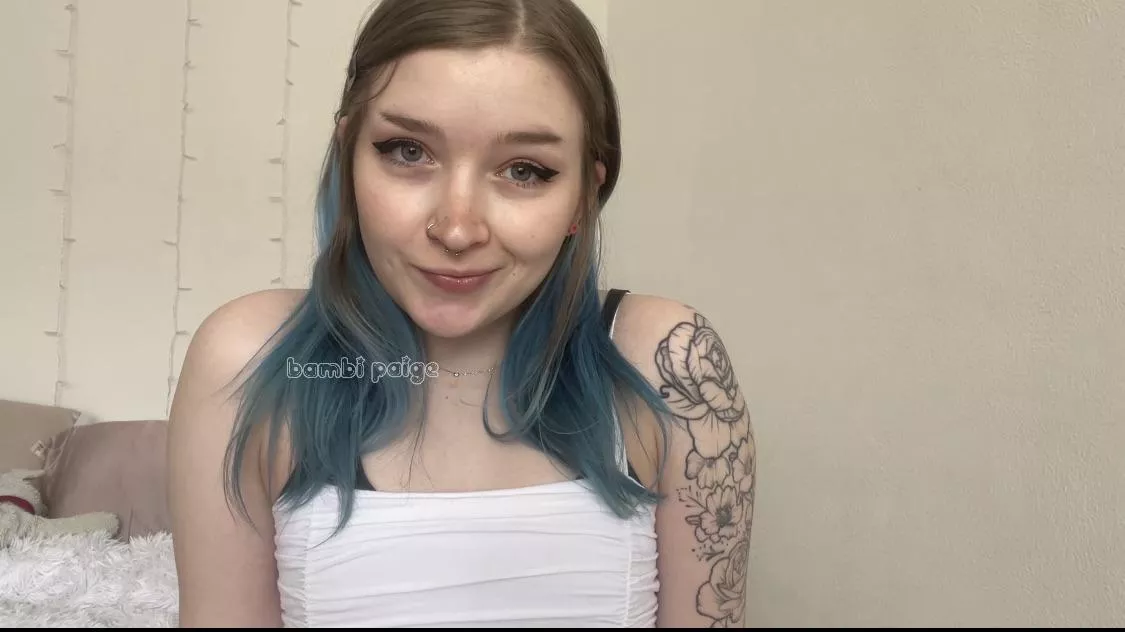 shy lil’ blue haired cutie :p