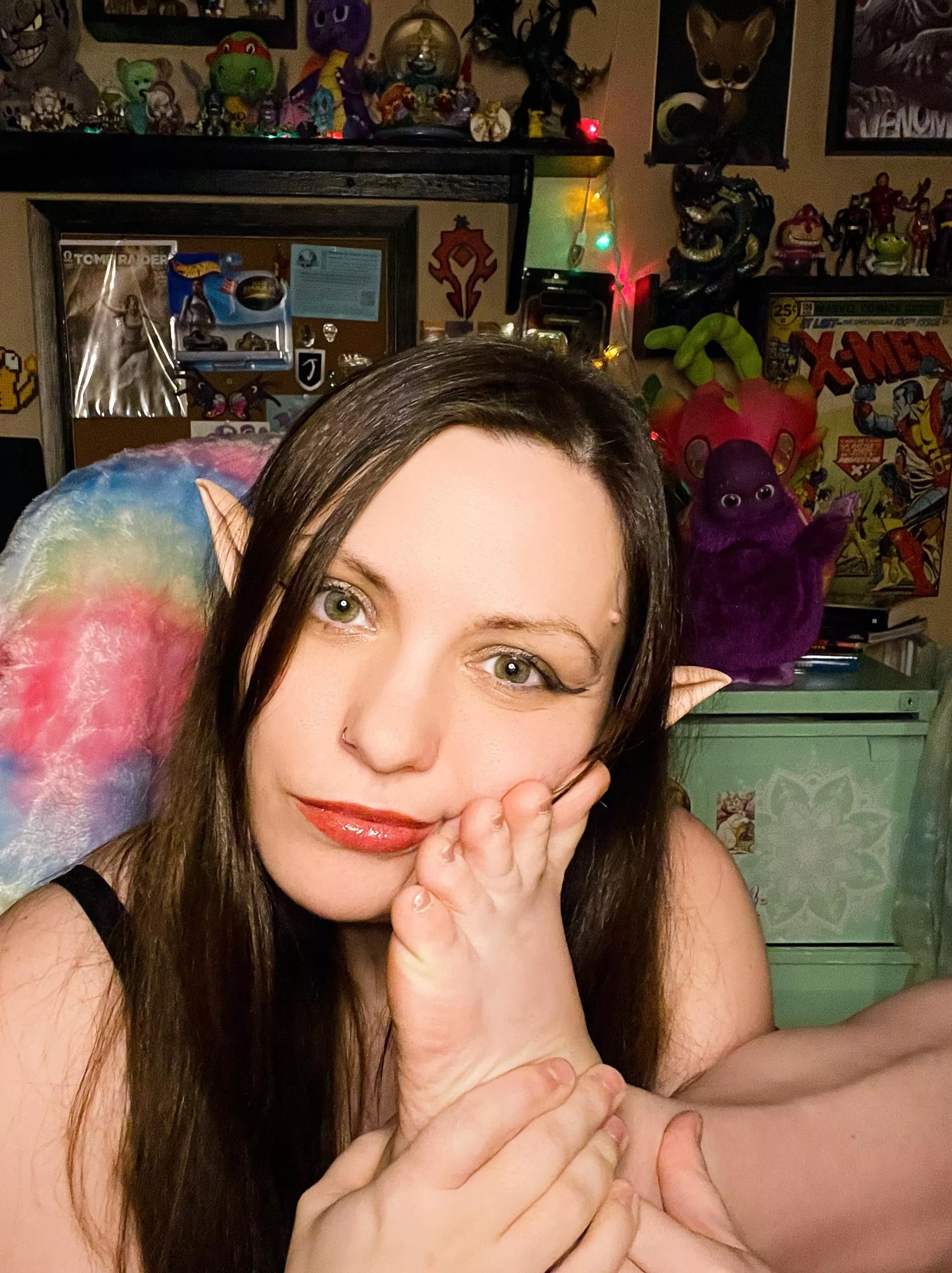 Shy Nerdy elf with tiny toes 6 1/2 Shy Nerdy elf with tiny toes 6 1/2