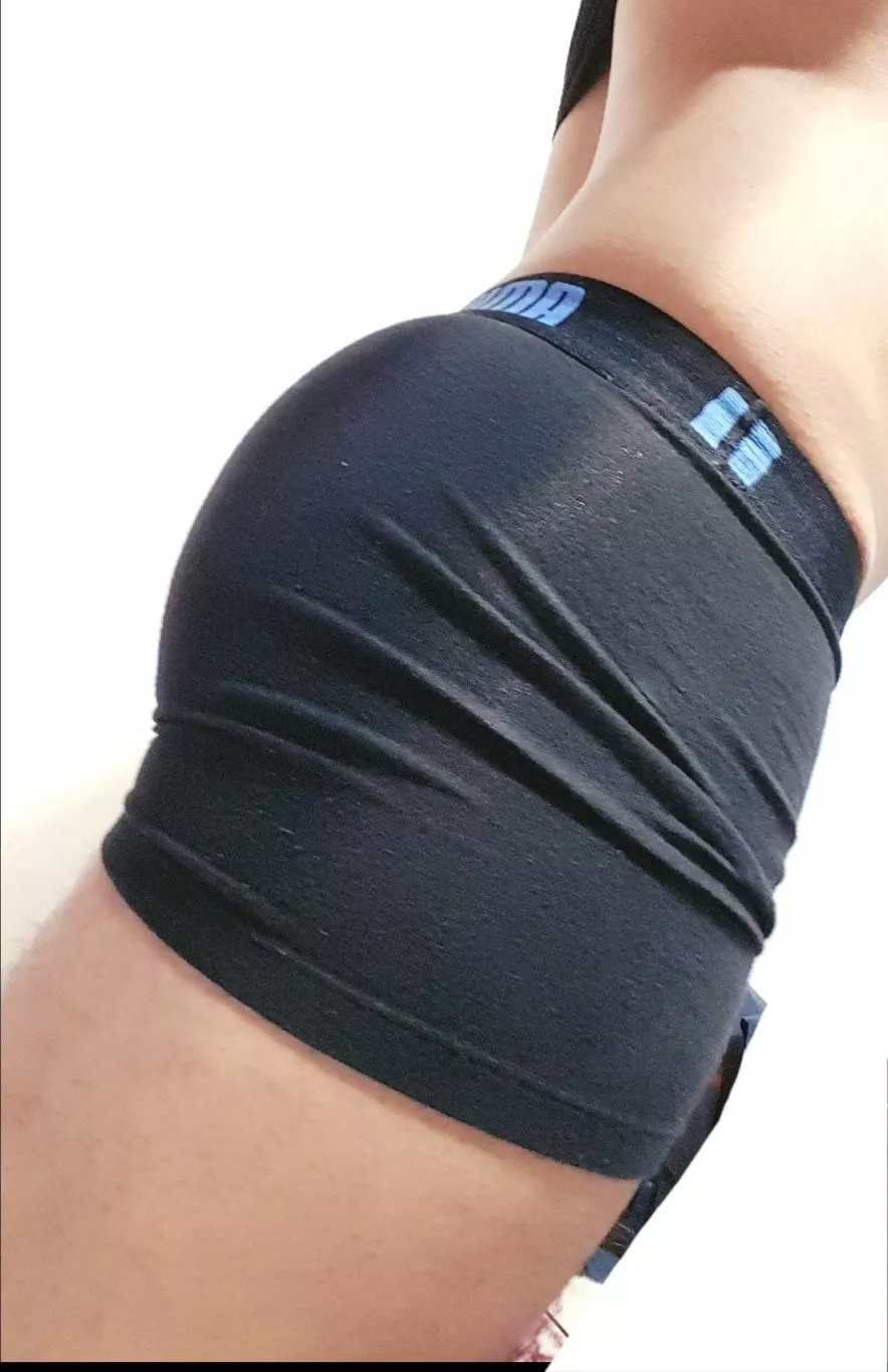 Sideview makes my ass look decent