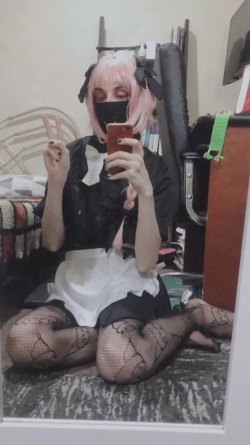 Since it's femboy friday, I'll let you rest on my lap a bit 😳