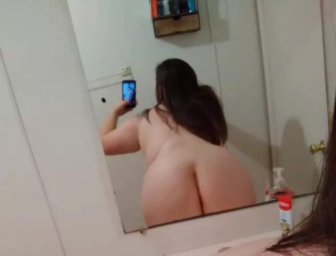 since you all like my 🍑 here's another 😉