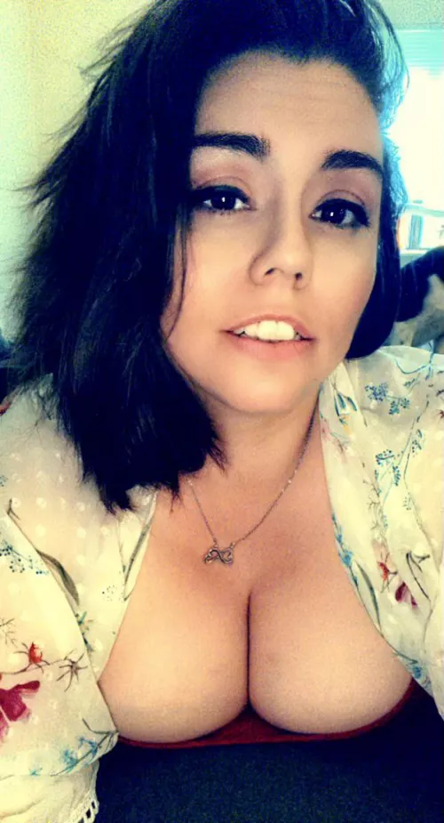Single milf looking to open up and branch out
