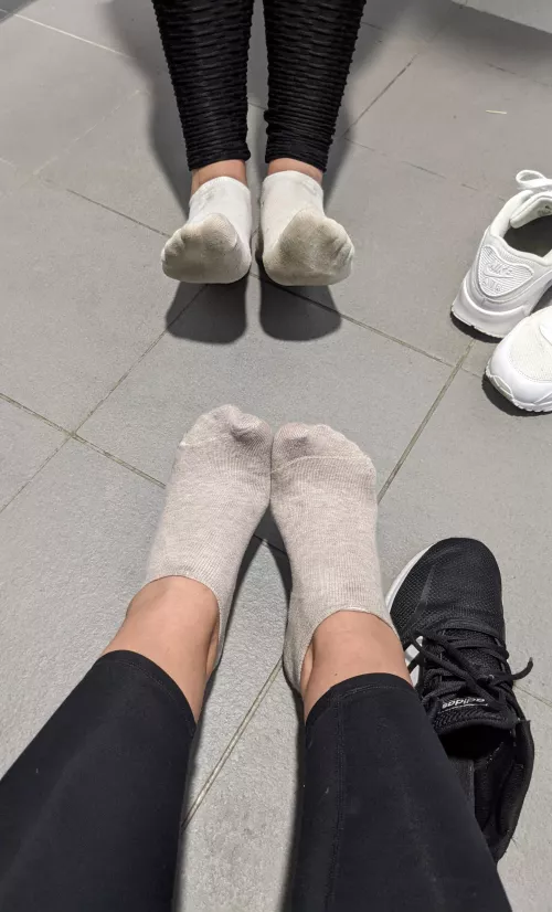 Sister's in ankle socks π₯°