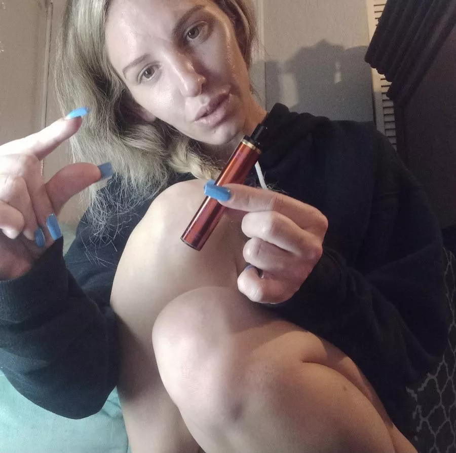 Size comparison is mistress’s favorite 😍 activity I’m always in the mood to make fun of your small cock [domme] 🍤