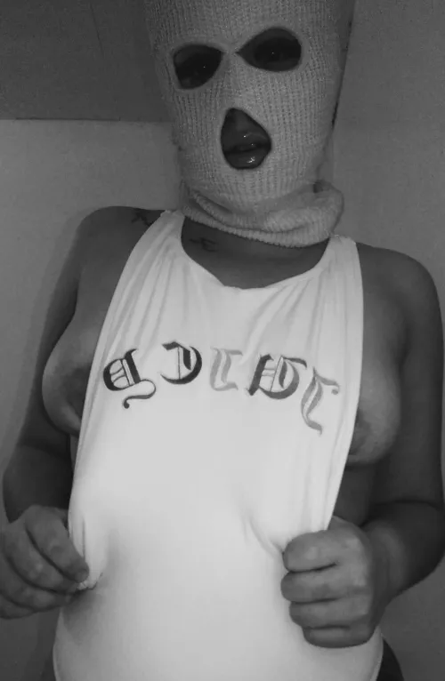 Skimaskcalypso...sexy petite latina.