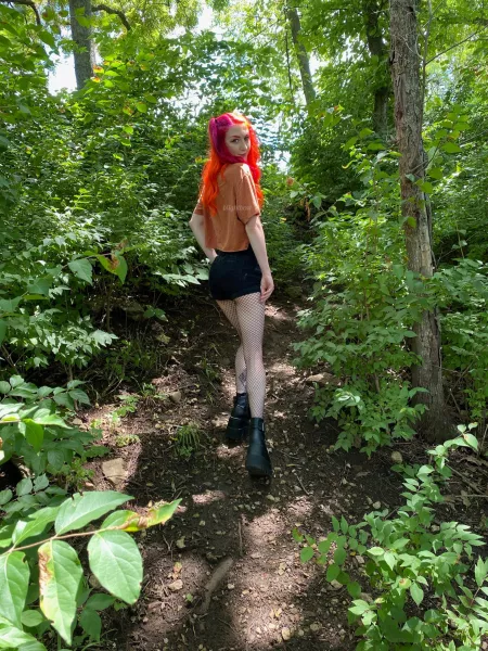 Skin tight shorts & stockings ๐