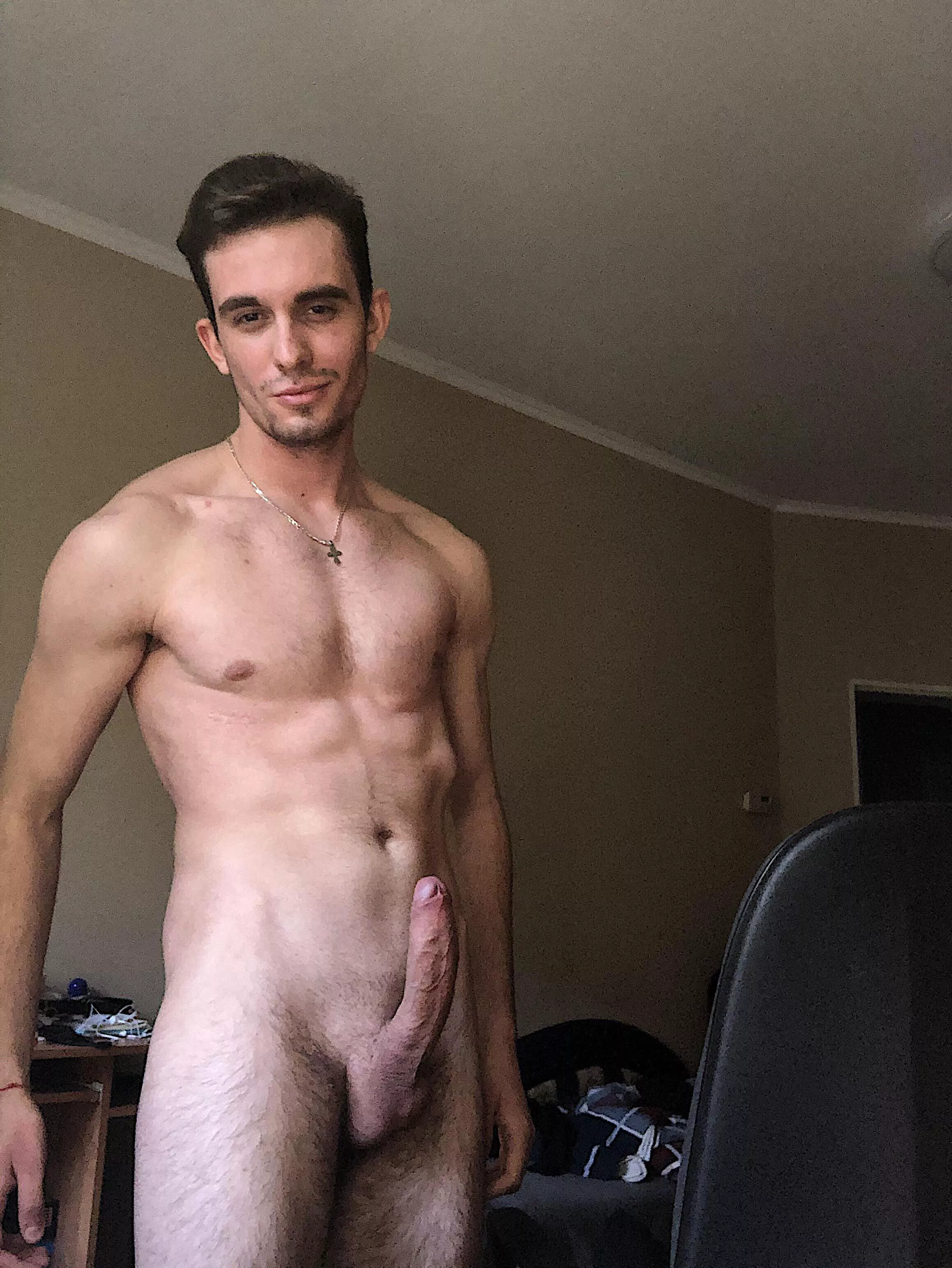 Skinny guys also want to be looked at… 😏 Skinny guys also want to be looked at… 😏