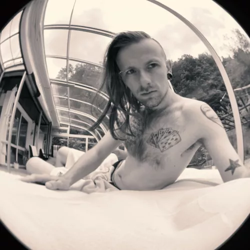 Slim, Toned, Tattooed, Kink & 420 friendly π³οΈβπ, 300+ posts πΈSend requests π€ Be sure to engage π Cheap promos on my free just get in touchπ―
