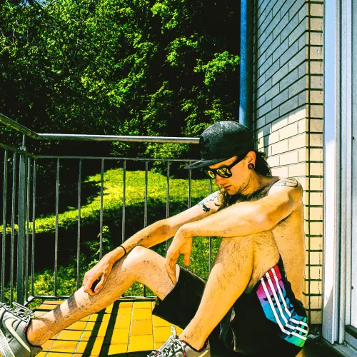 Slim, Toned, Tattooed, Kink & 420 friendly 🏳️🌈, 300+ posts 📸Send requests 🤗 Be sure to engage 👍 Cheap promos on my free just get in touch💯