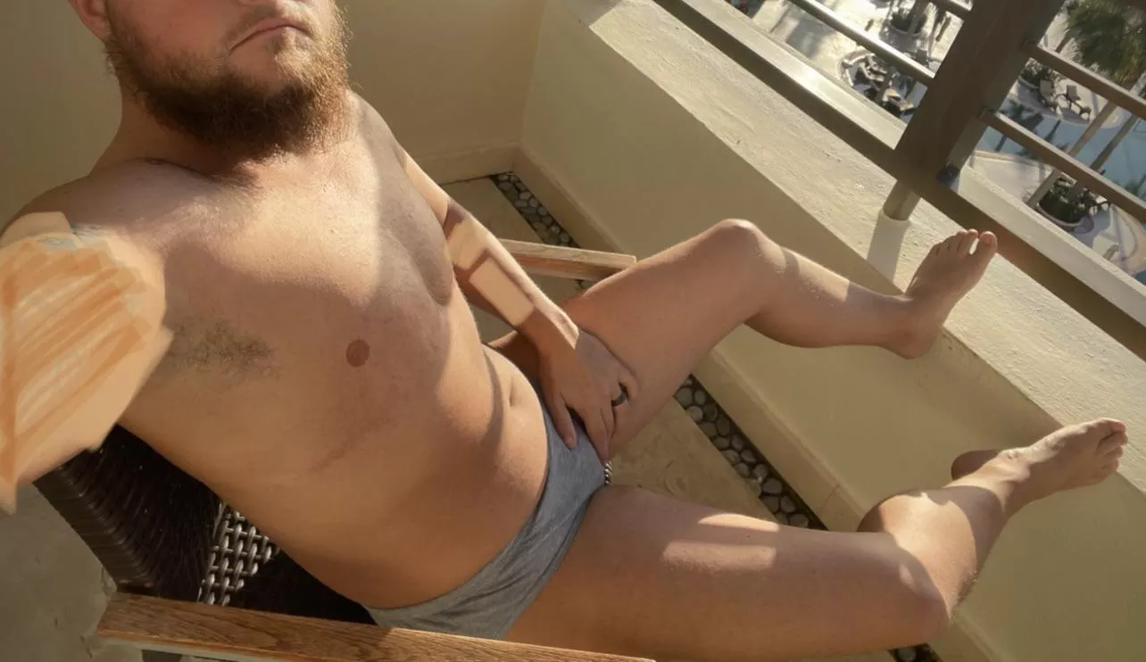 Slimmed down and shaved down for Mexico but missing the fuzziness for sure - slim and skin or fuzzy and chubby? (FTM)