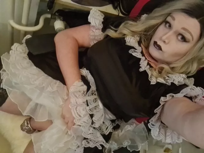 Small keeps my mind focused! Im so horny i can't think!