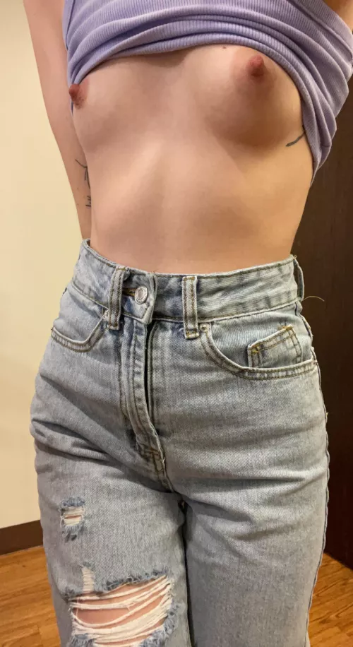 small perky tits for the…win? 🥺💛