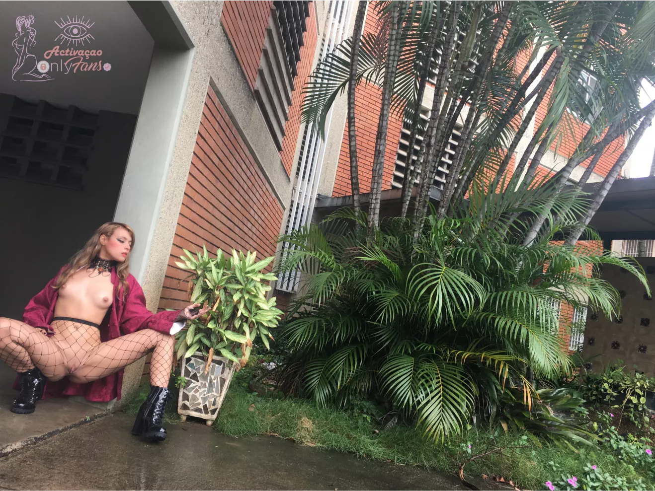 Small tits, big courage 🎭