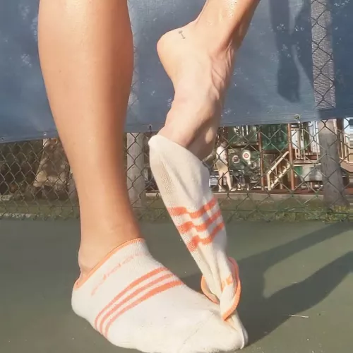 smells so good after a long practice š¤¤(sz 11) want a quick sniff?