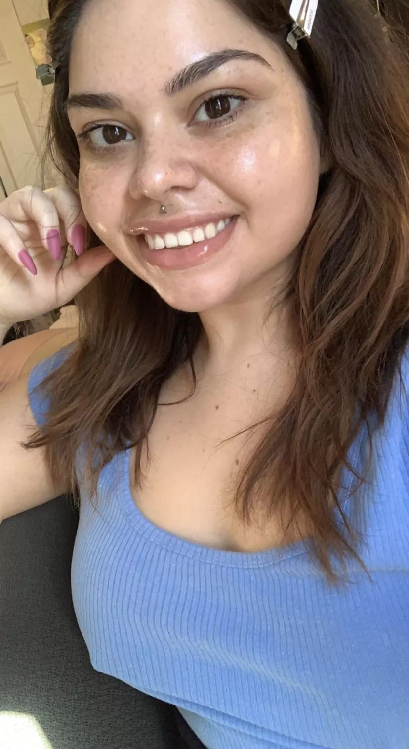 Smiling bc no underwire is stabbing me in the boob (: