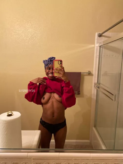 Smiling cause I’m horny. I want your dick in my mouth