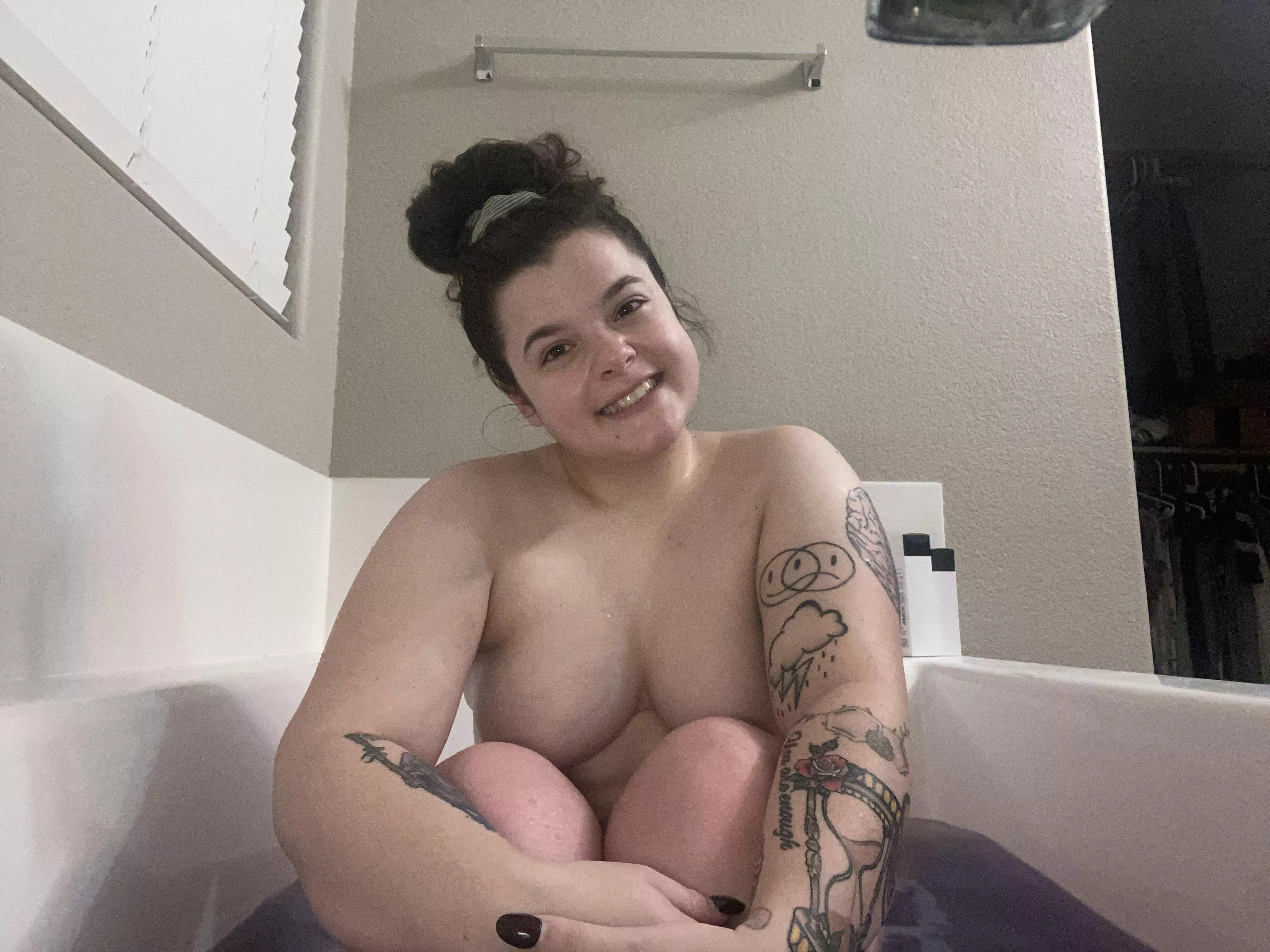 Smiling cause I’m naked