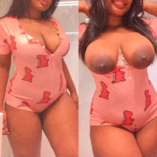 Smiling cause titties are out π₯°