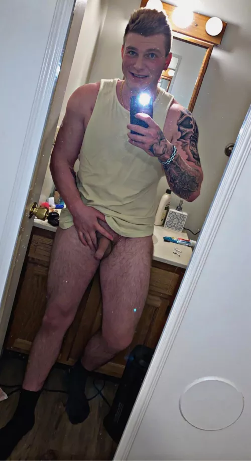 Smiling in hopes someone gets me nice and hard 😏