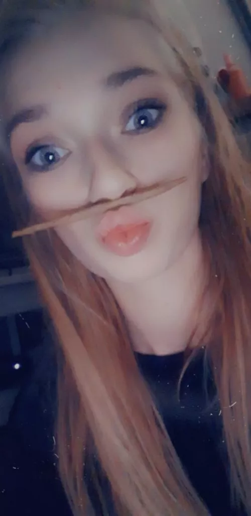 Smoke with me 💋💨🤍