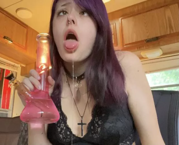 Smoking always makes me so horny🥺👉🏼👈🏼