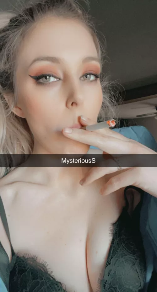 Smoking In Style 😈💨