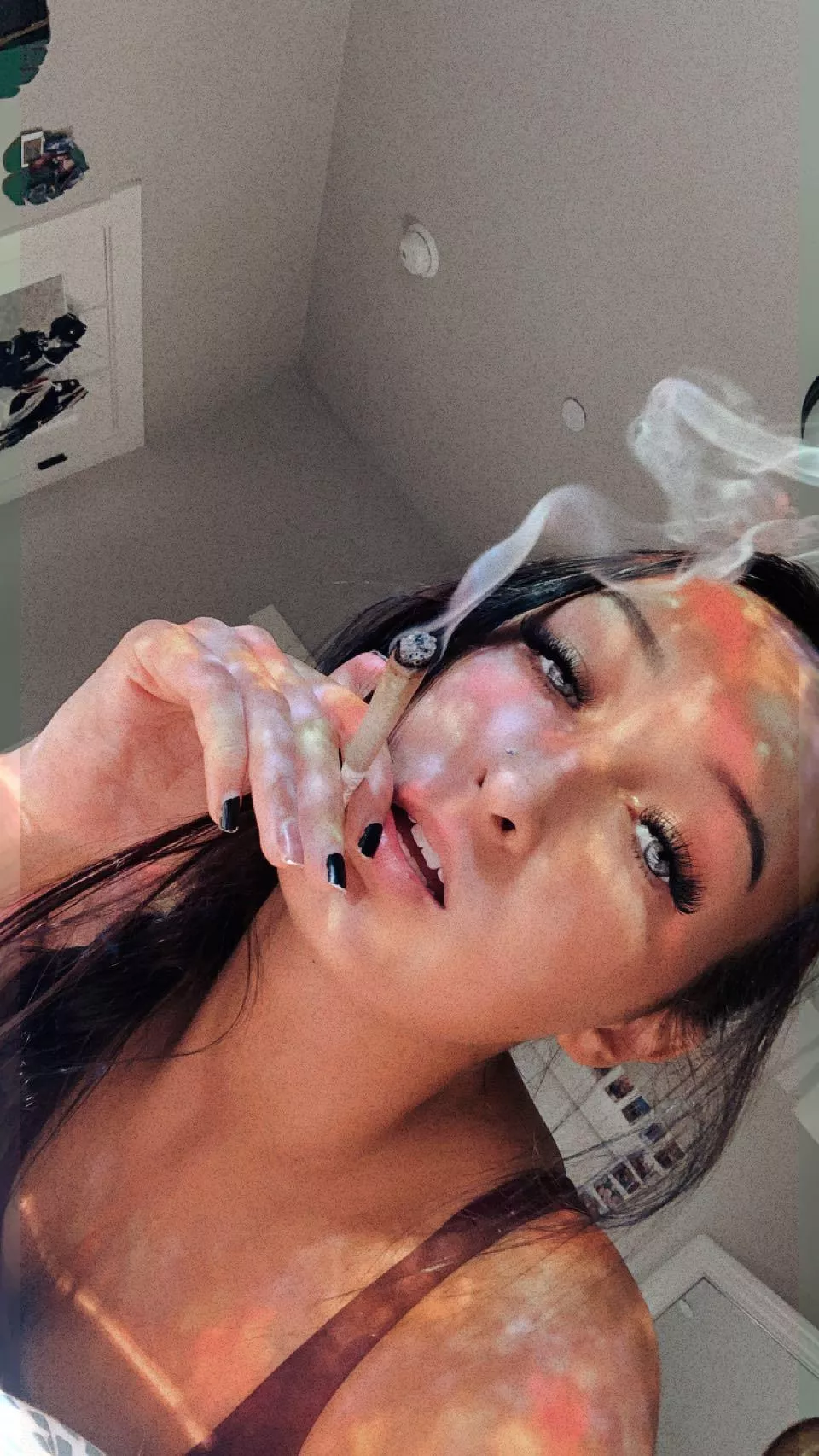 Smoking pot & smoking hot ❤️‍🔥🍃