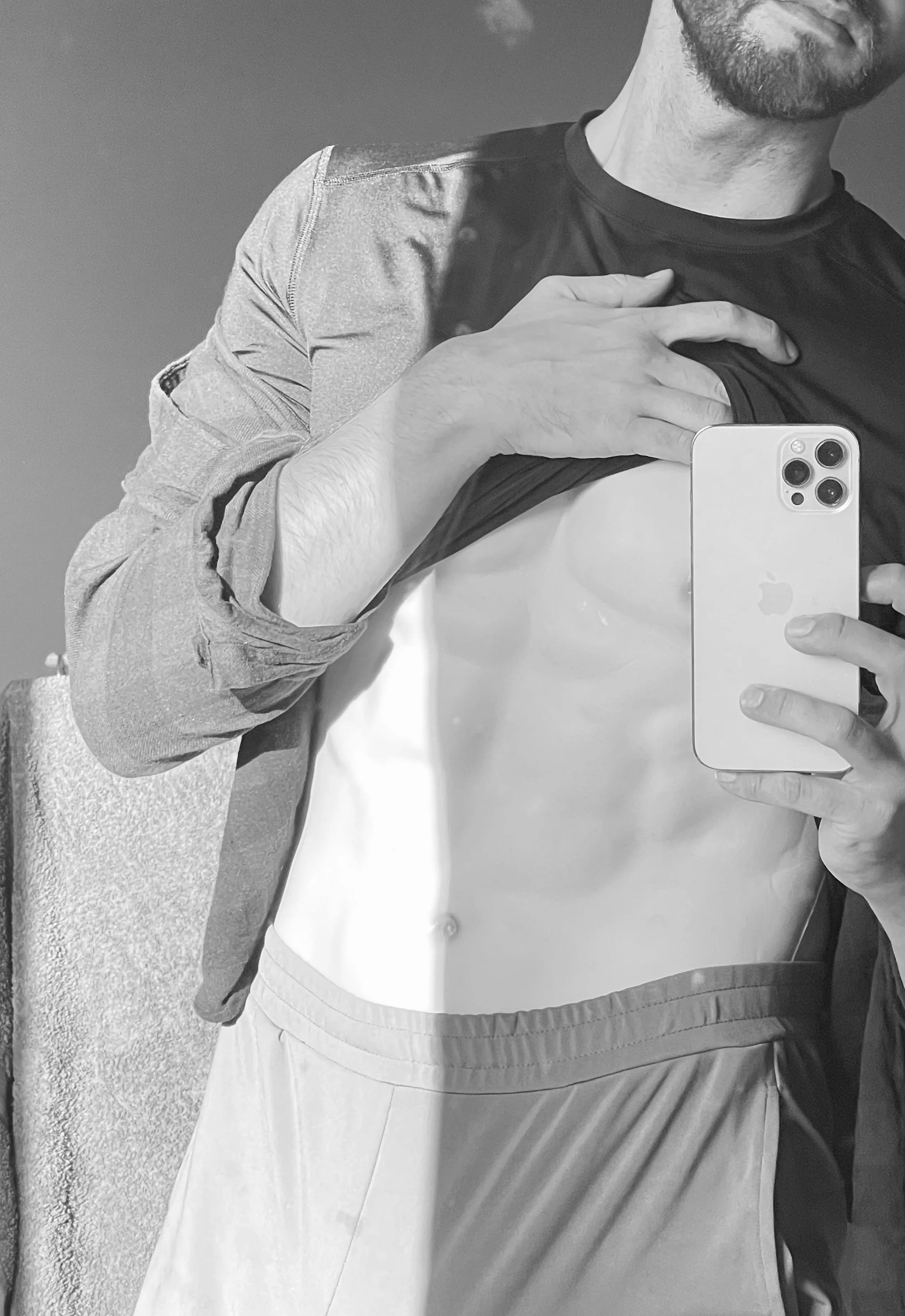 Smooth chest and hefty bulge bro here to say hi 😜 Smooth chest and hefty bulge bro here to say hi 😜