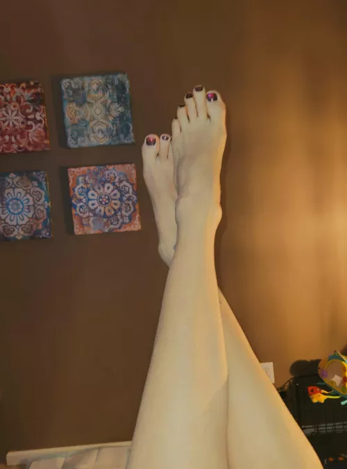 Smooth soles tiny toes