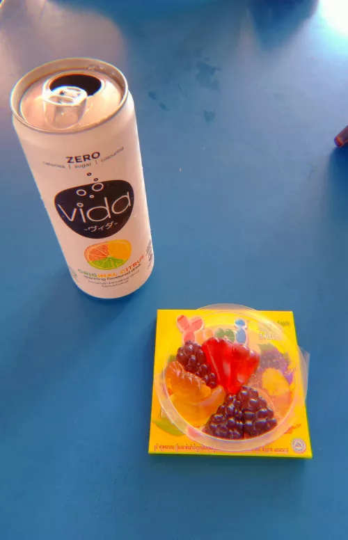 Snacking time!!!! I love this gummies so much 🦄🤍