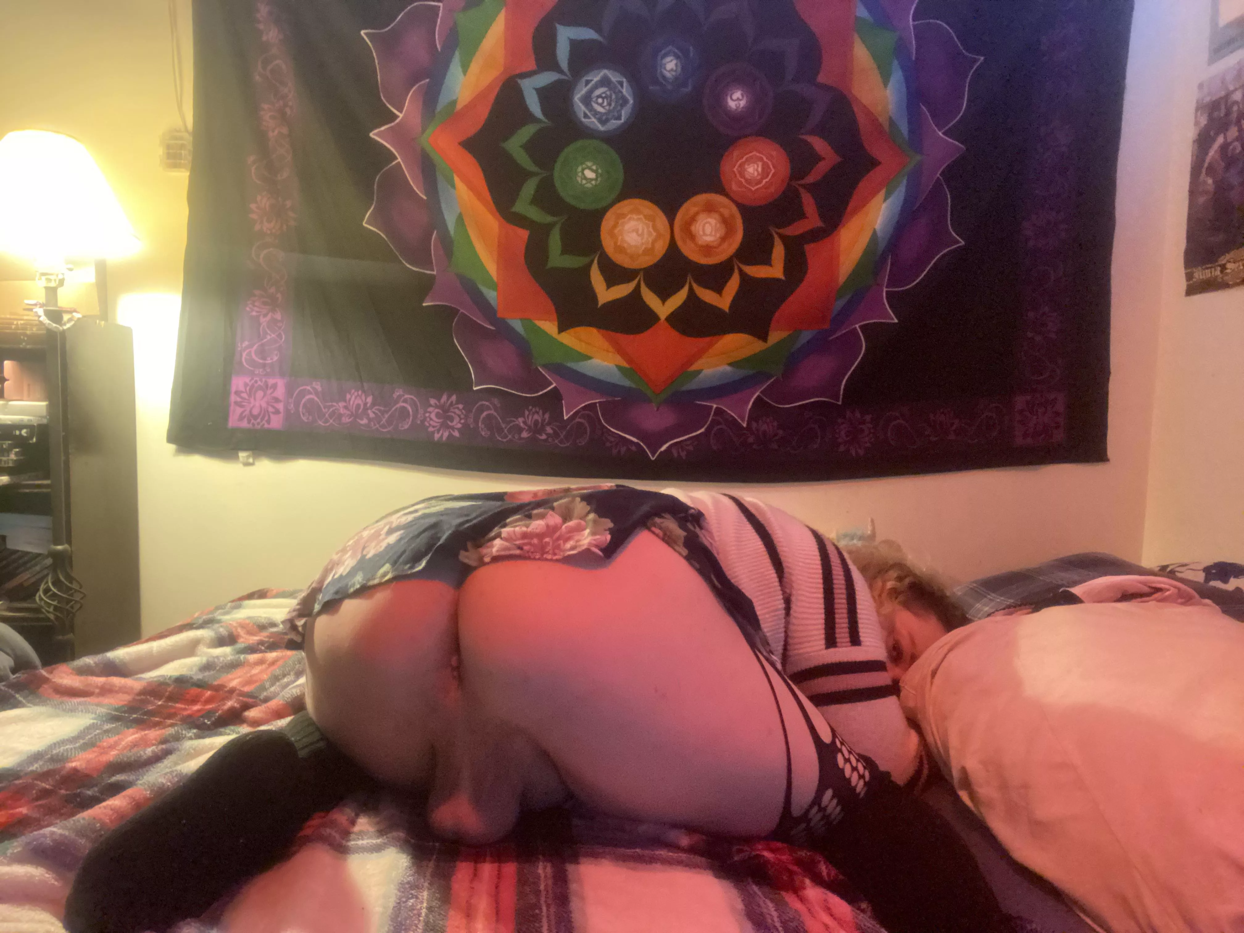 Sneak away at the party for a quickie ?