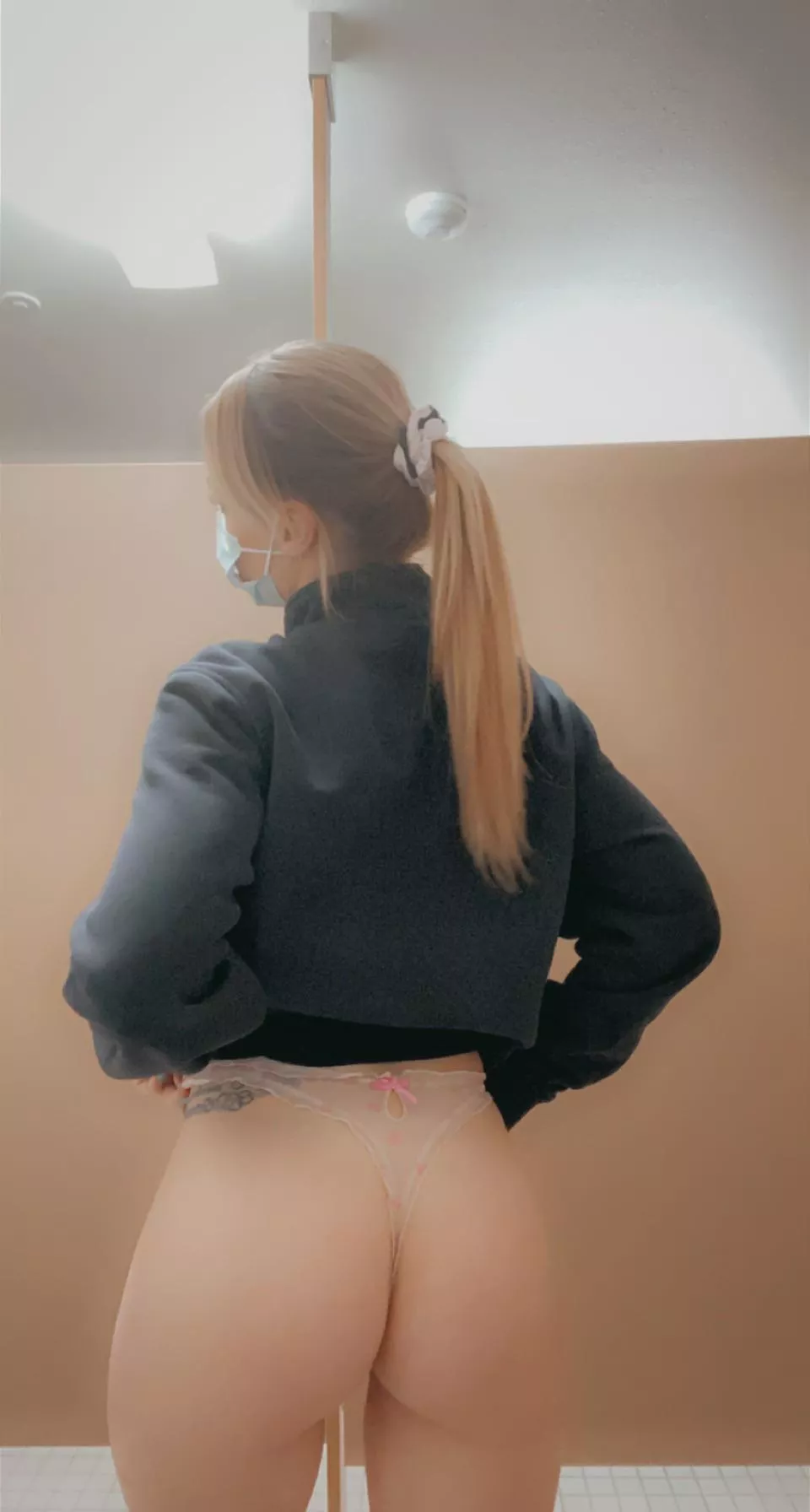 Sneaky 😈 at work selfie