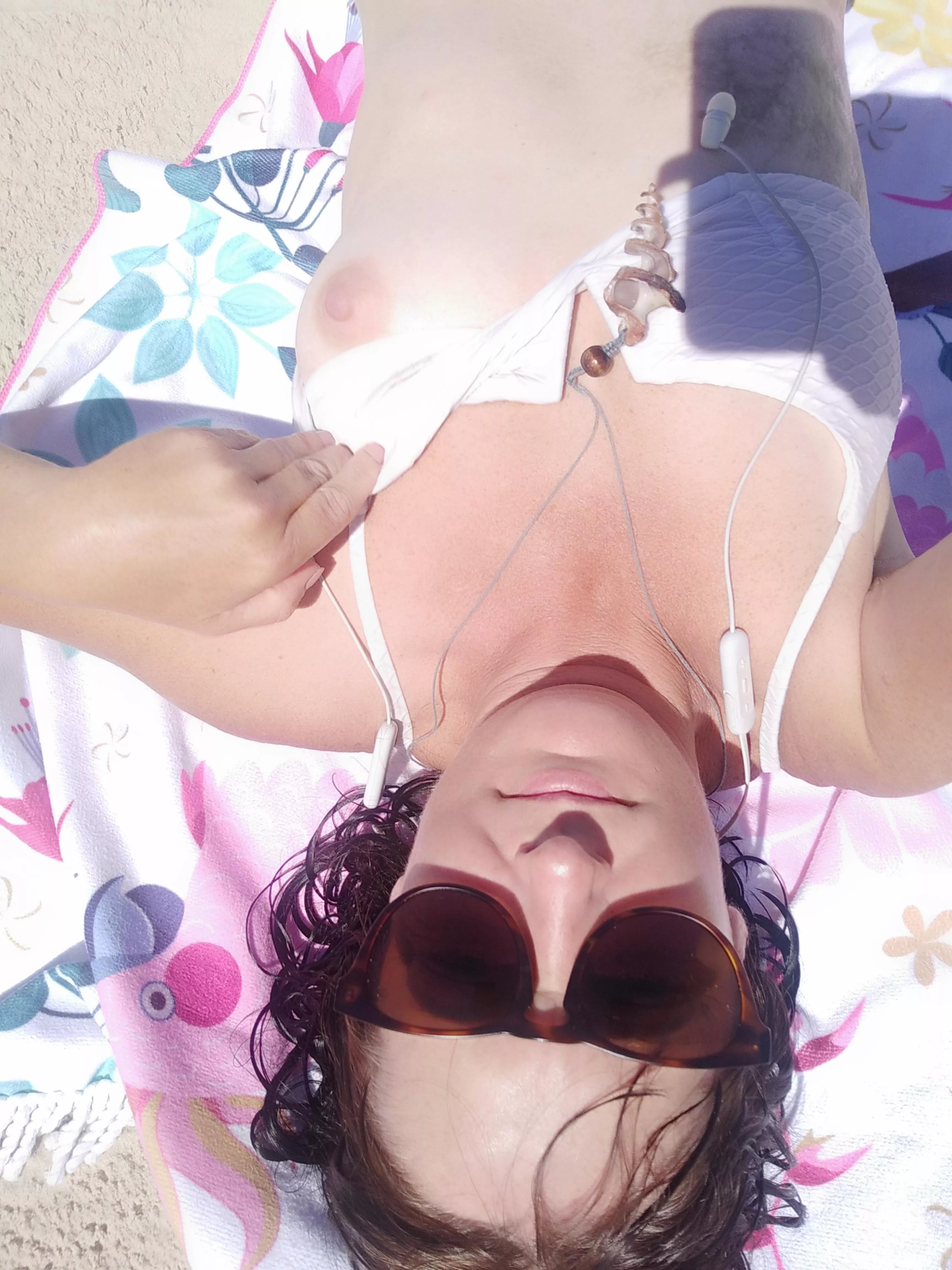 Sneaky beach titty Sneaky beach titty