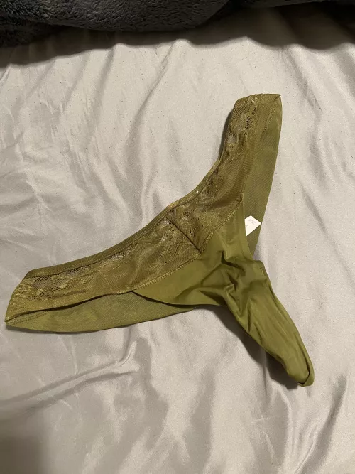 Snuck from my fwb. She text me when she got home asking if she left them at my house. Probably gonna have to return them.