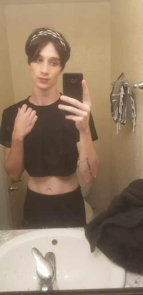 So dysphoric about my arms, but felt confident in this pic 💕