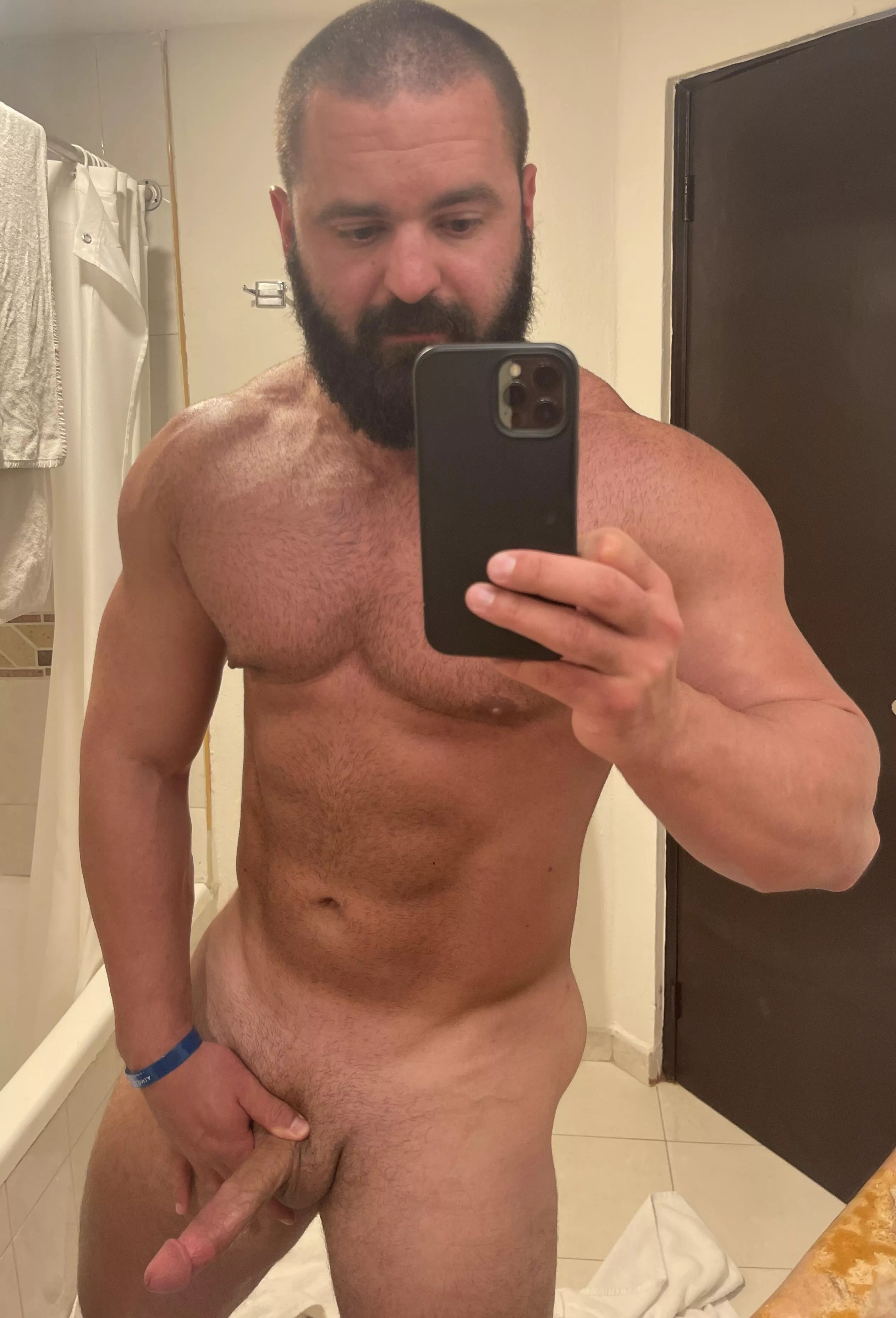 So fucking horny. Craving someone’s mouth until I can cum all over their tits. PM me if you’d like that to be you 😏