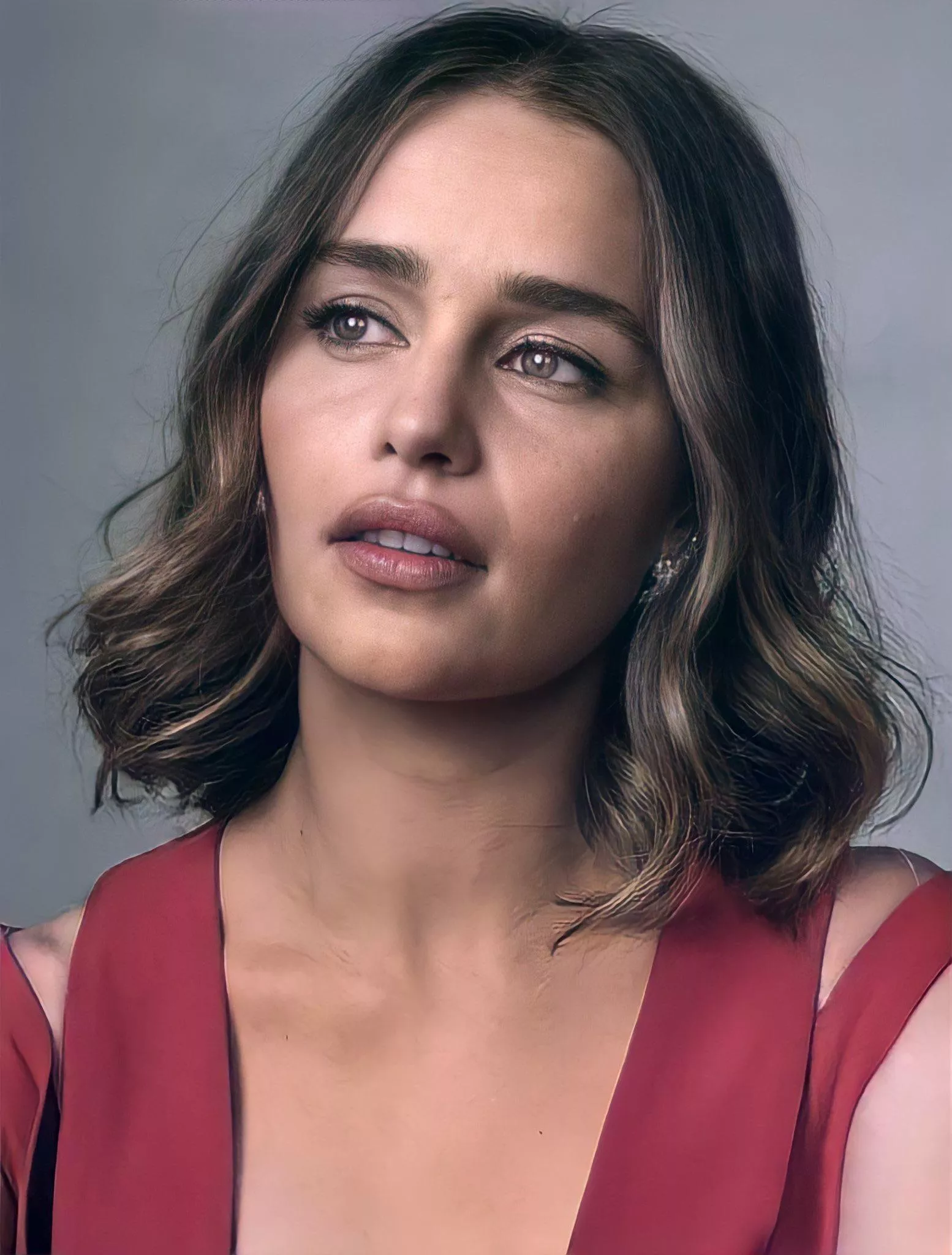 So horned up for Emilia Clarke that I’m leaking on my rug, would love to worship and obsess to her