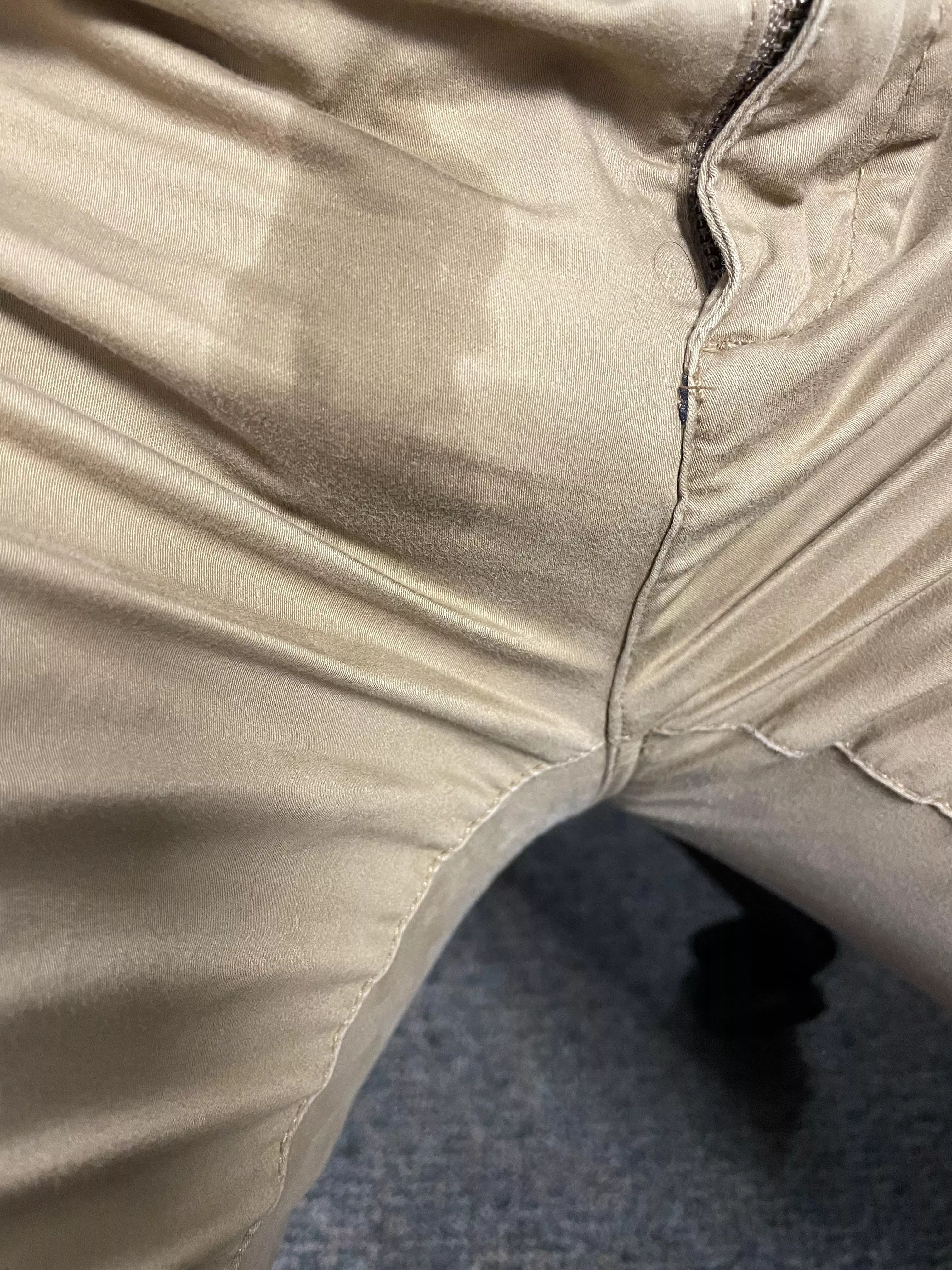 So horny at work my pre soaked through my pants… hope no one notices!! Someone come help me clean up!